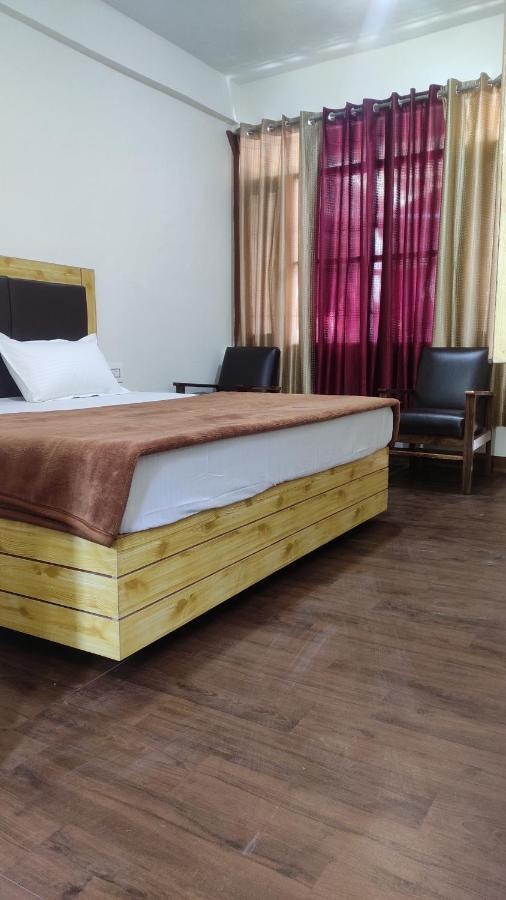 The Prasher Lodge Mall Road Manali Εξωτερικό φωτογραφία
