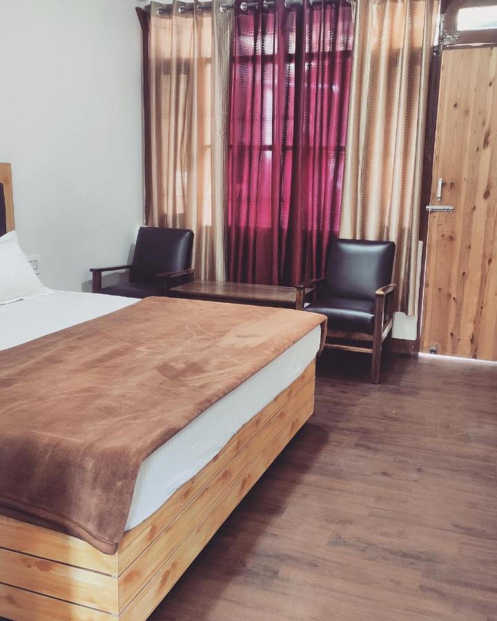 The Prasher Lodge Mall Road Manali Εξωτερικό φωτογραφία