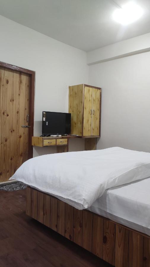 The Prasher Lodge Mall Road Manali Εξωτερικό φωτογραφία