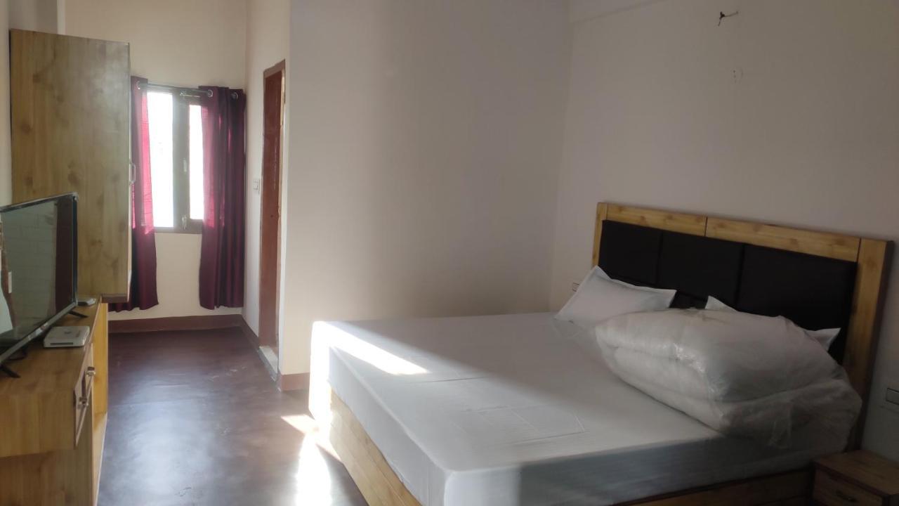 The Prasher Lodge Mall Road Manali Εξωτερικό φωτογραφία