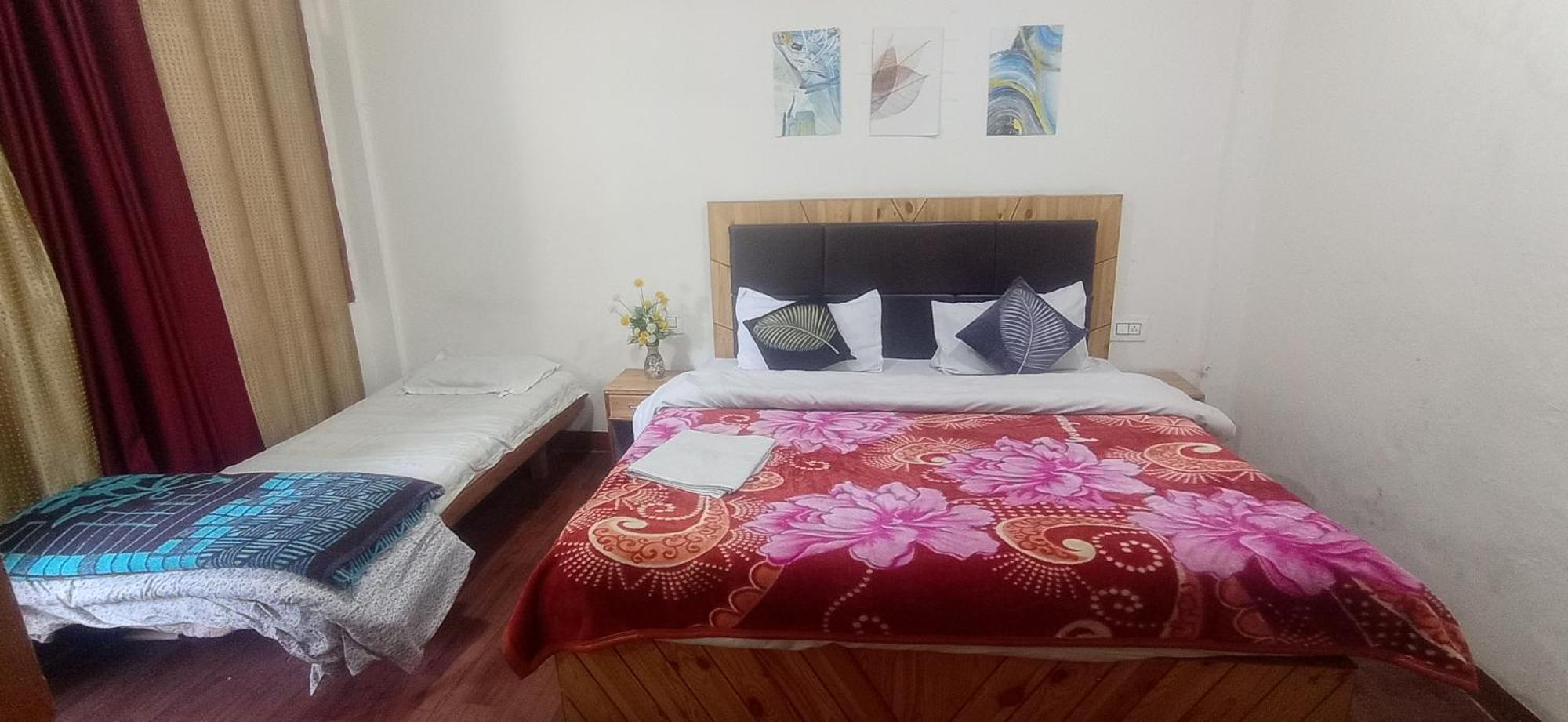 The Prasher Lodge Mall Road Manali Εξωτερικό φωτογραφία