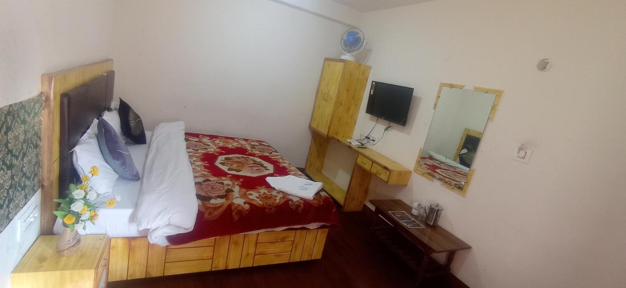 The Prasher Lodge Mall Road Manali Εξωτερικό φωτογραφία