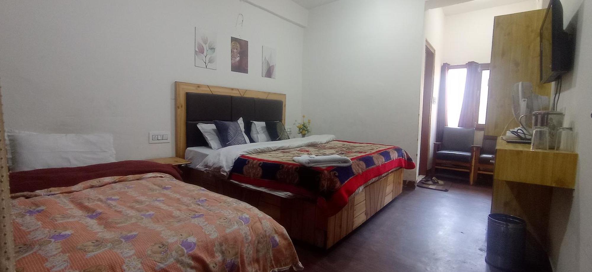 The Prasher Lodge Mall Road Manali Εξωτερικό φωτογραφία