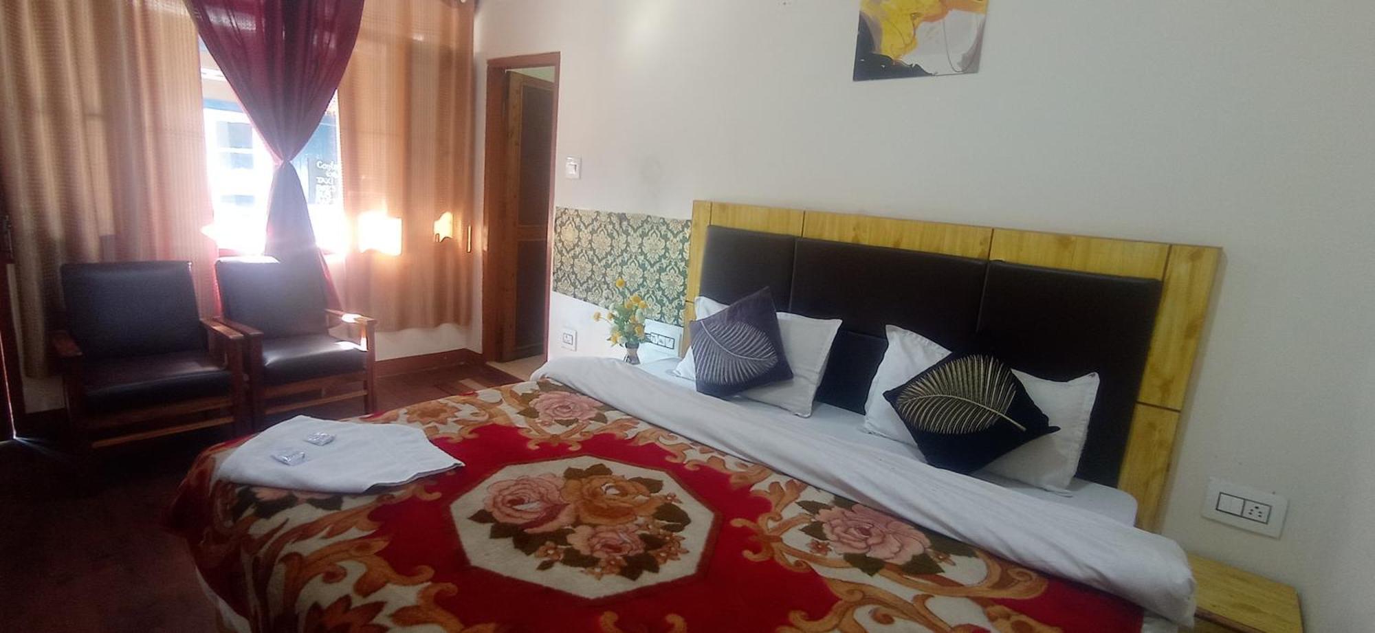 The Prasher Lodge Mall Road Manali Εξωτερικό φωτογραφία