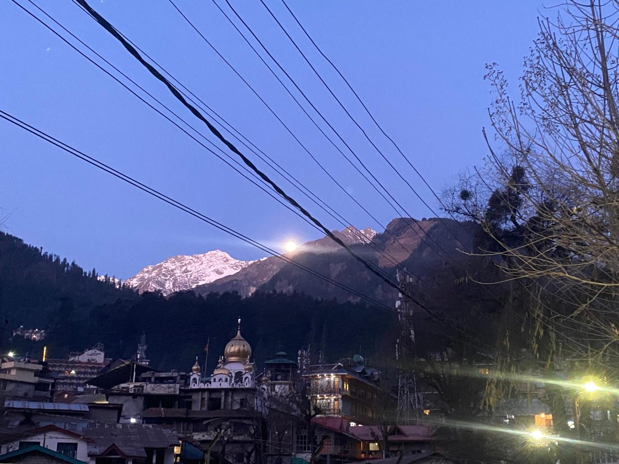 The Prasher Lodge Mall Road Manali Εξωτερικό φωτογραφία