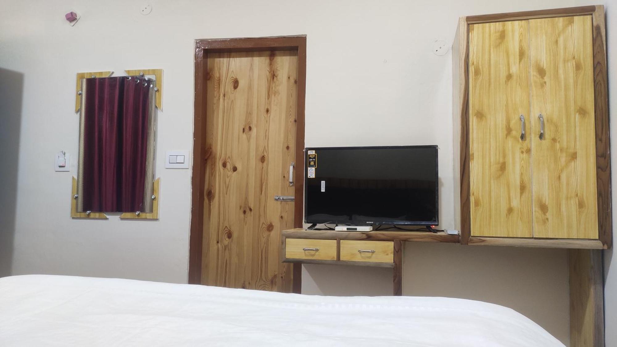 The Prasher Lodge Mall Road Manali Εξωτερικό φωτογραφία