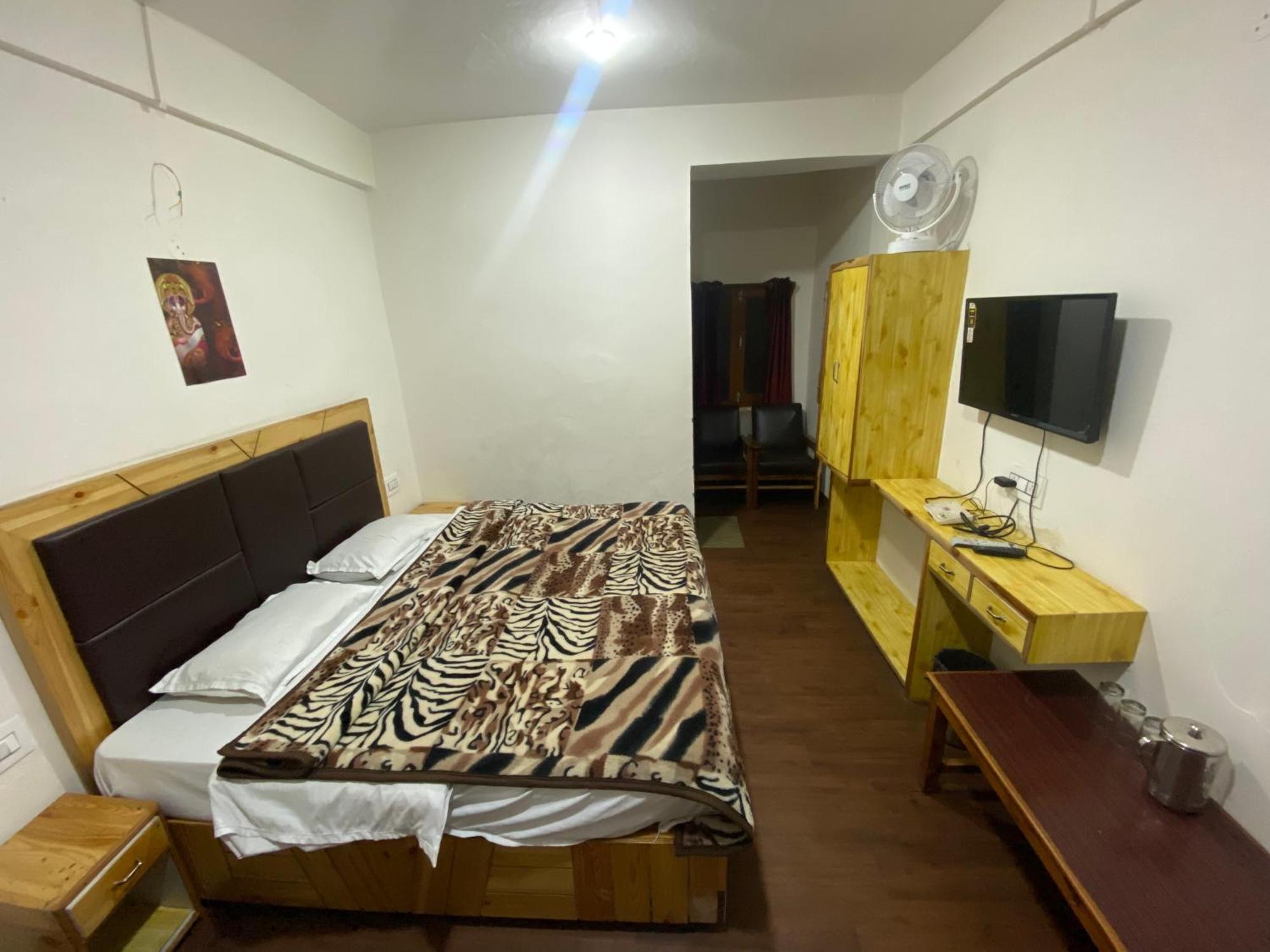 The Prasher Lodge Mall Road Manali Εξωτερικό φωτογραφία